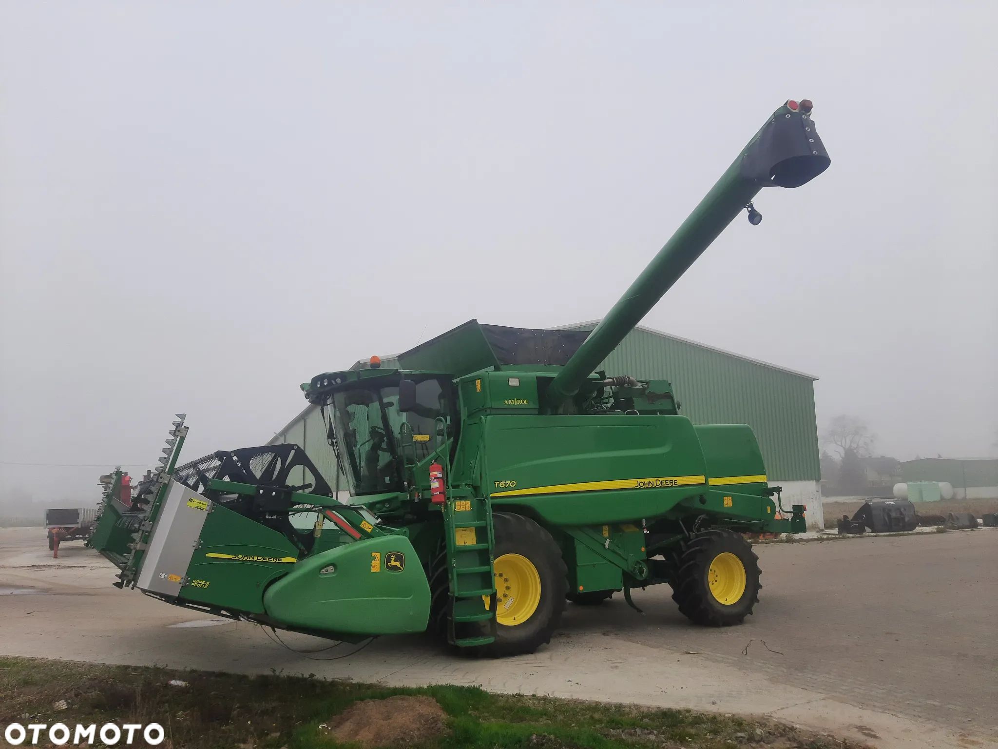 John Deere T670 - 1