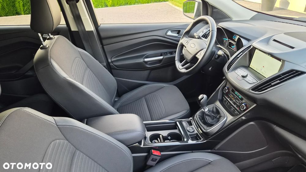 Ford Kuga 1.5 EcoBoost 2x4 Titanium - 15