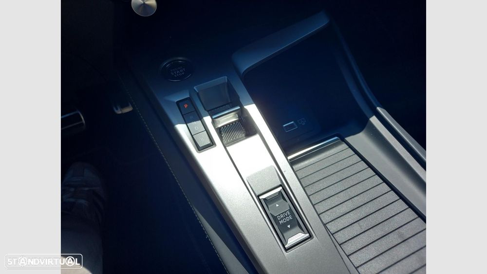 Peugeot 308 1.6 Hybrid GT e-EAT8 - 23