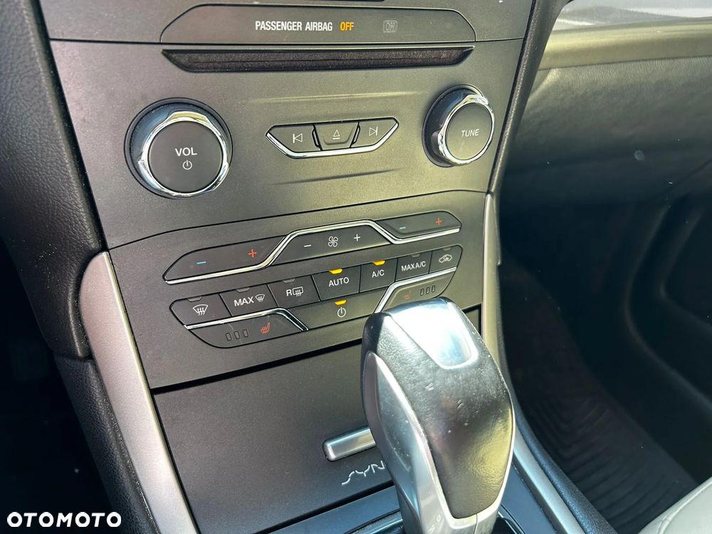 Ford Edge - 32
