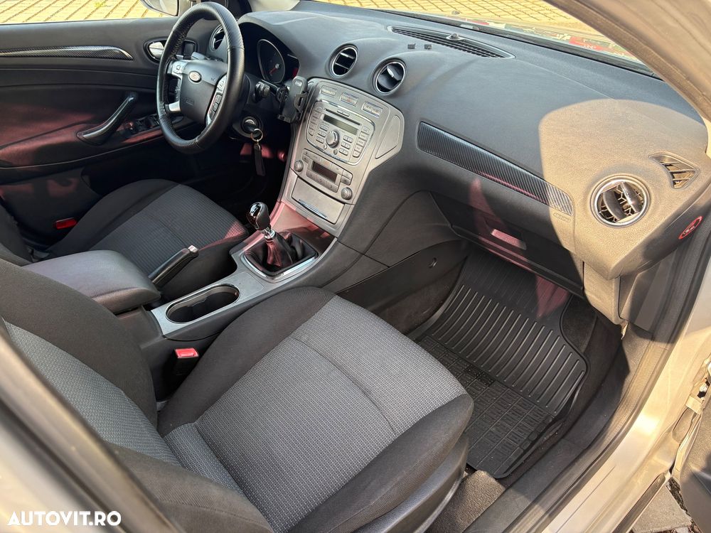 Ford Mondeo 1.8 TDCi Trend - 17