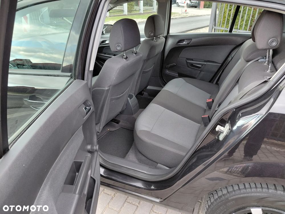 Opel Astra 1.6 Catch me - 32