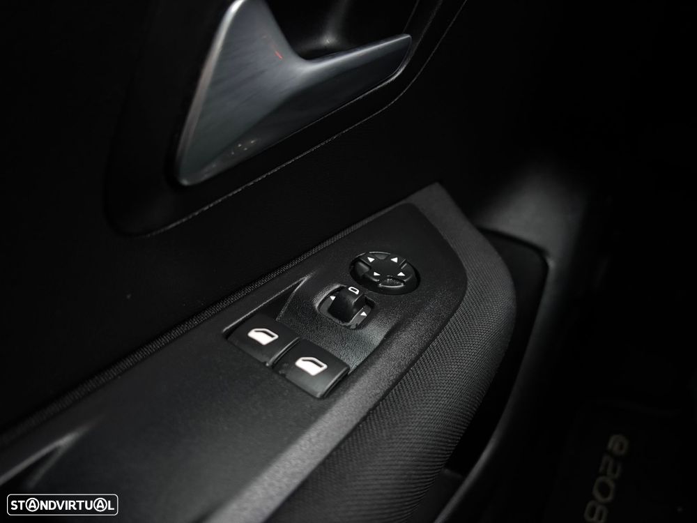 Peugeot e-208 Active - 20