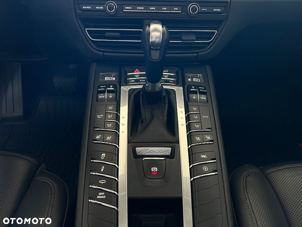 Porsche Macan - 31