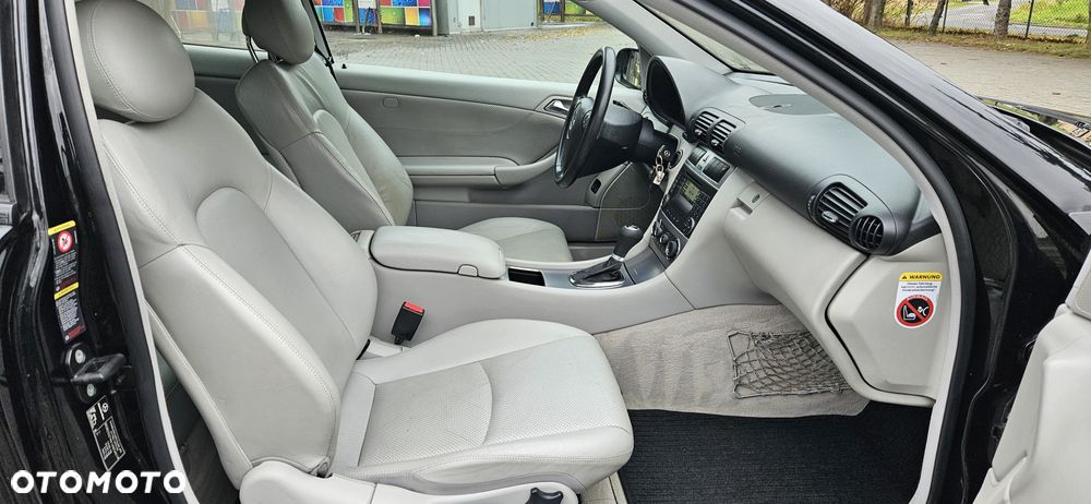 Mercedes-Benz Klasa C 180 Kompressor Sportcoupe Automatik - 25