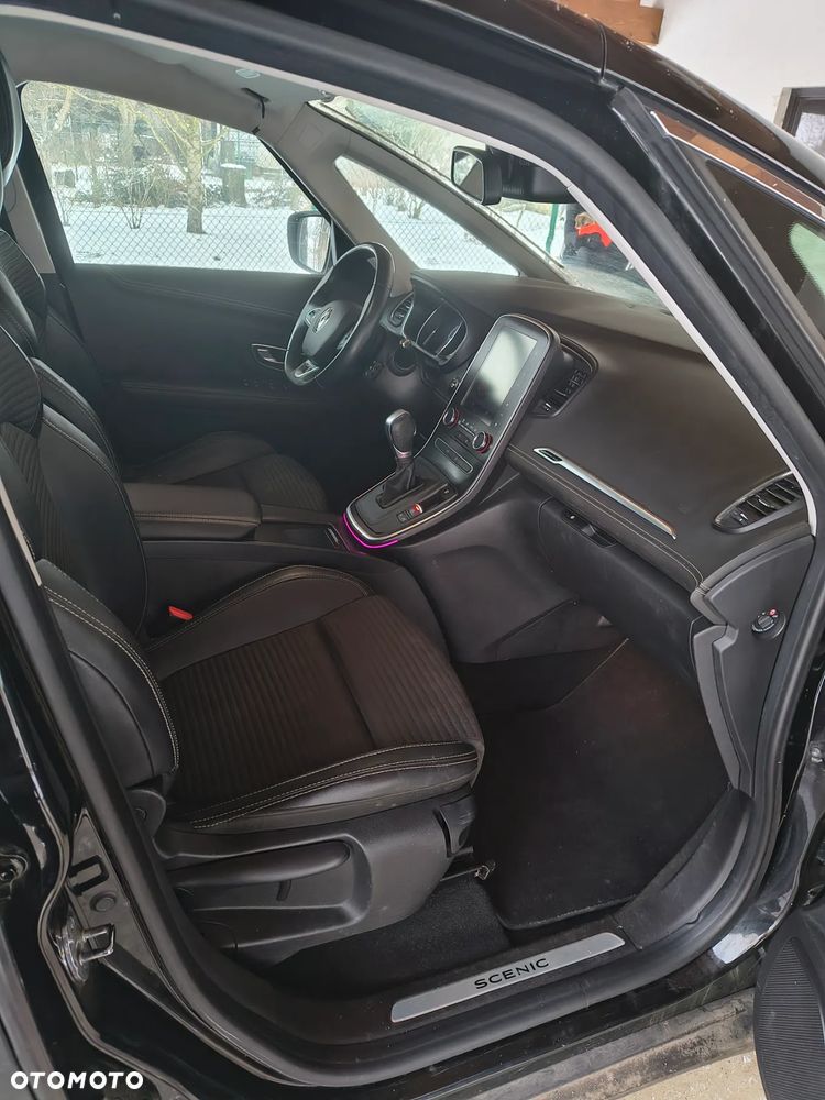 Renault Grand Scenic - 10