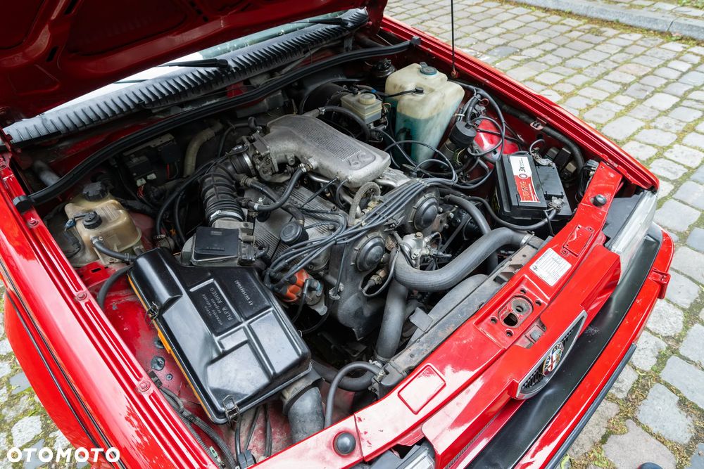 Alfa Romeo 75 - 15