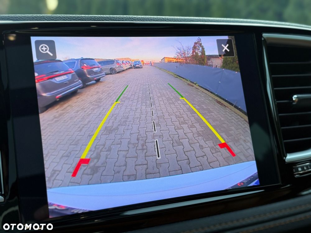 Chrysler Pacifica - 33