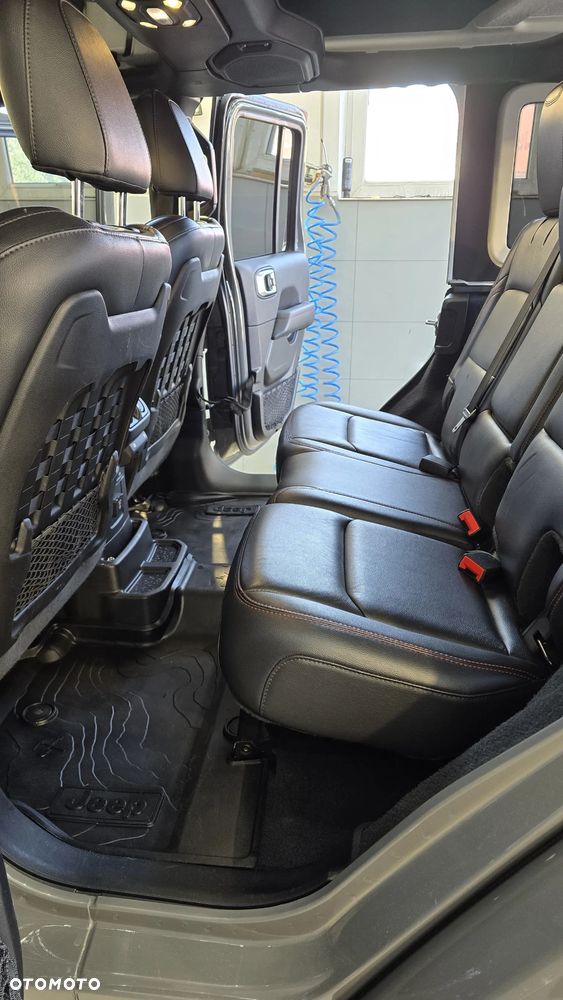 Jeep Wrangler - 15