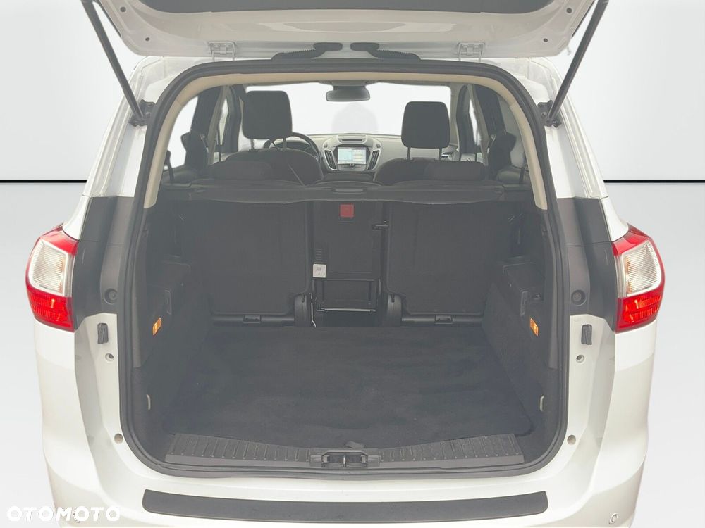 Ford Grand C-MAX - 35