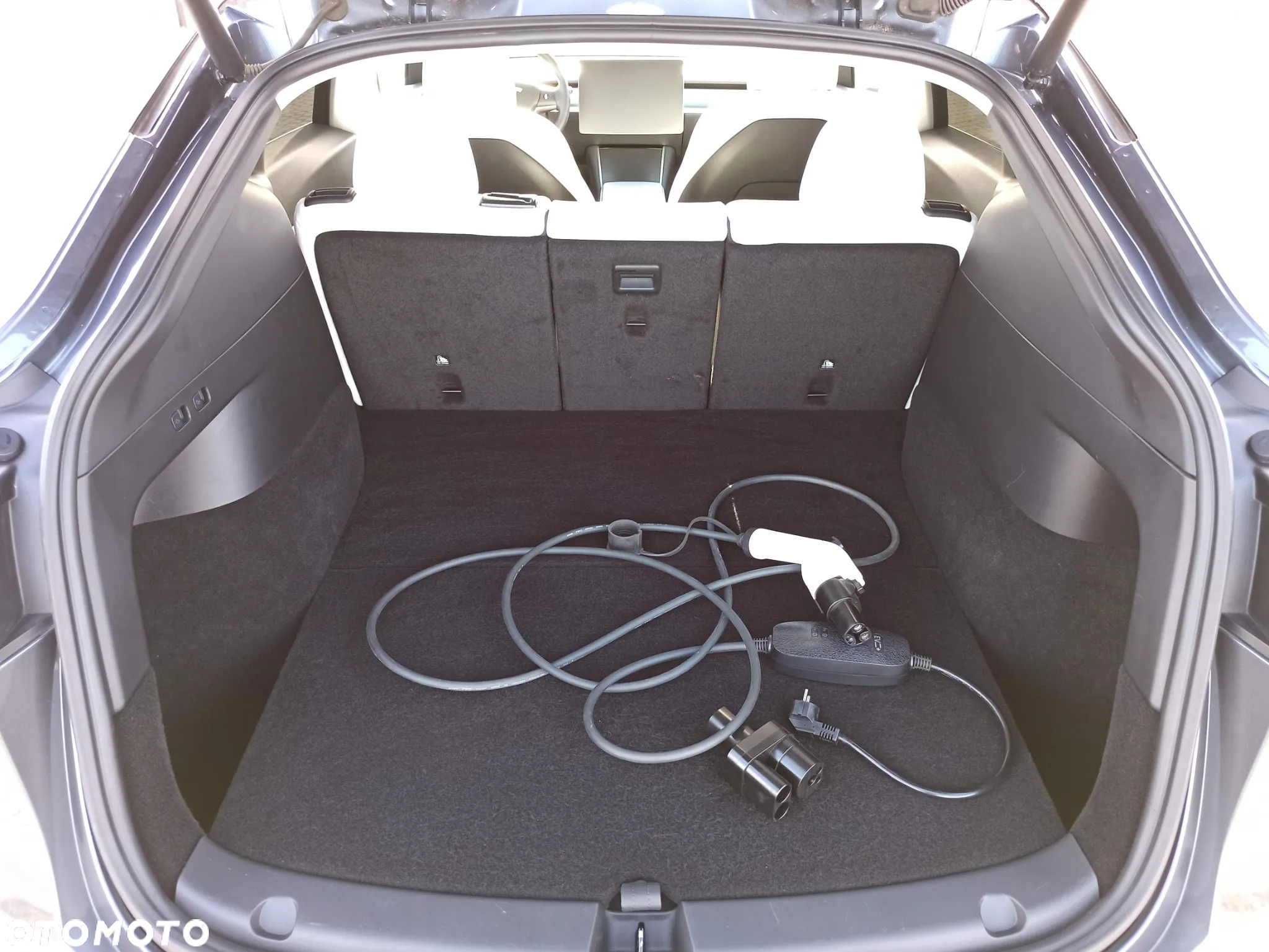 Tesla Y Model RWD - 10