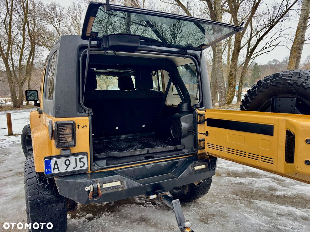 Jeep Wrangler 3.6 Unlim Sahara - 30