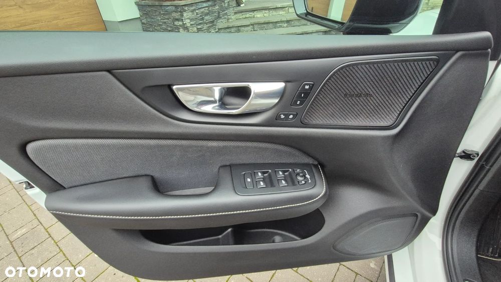 Volvo S60 B4 B R-Design - 21