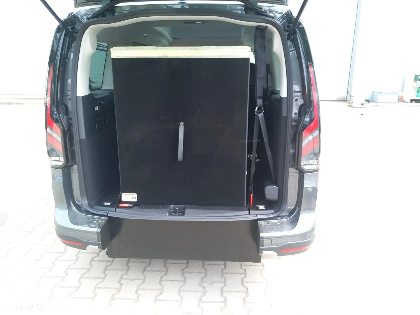 Ford Tourneo Connect Grand 2.0 EcoBlue Active - 19