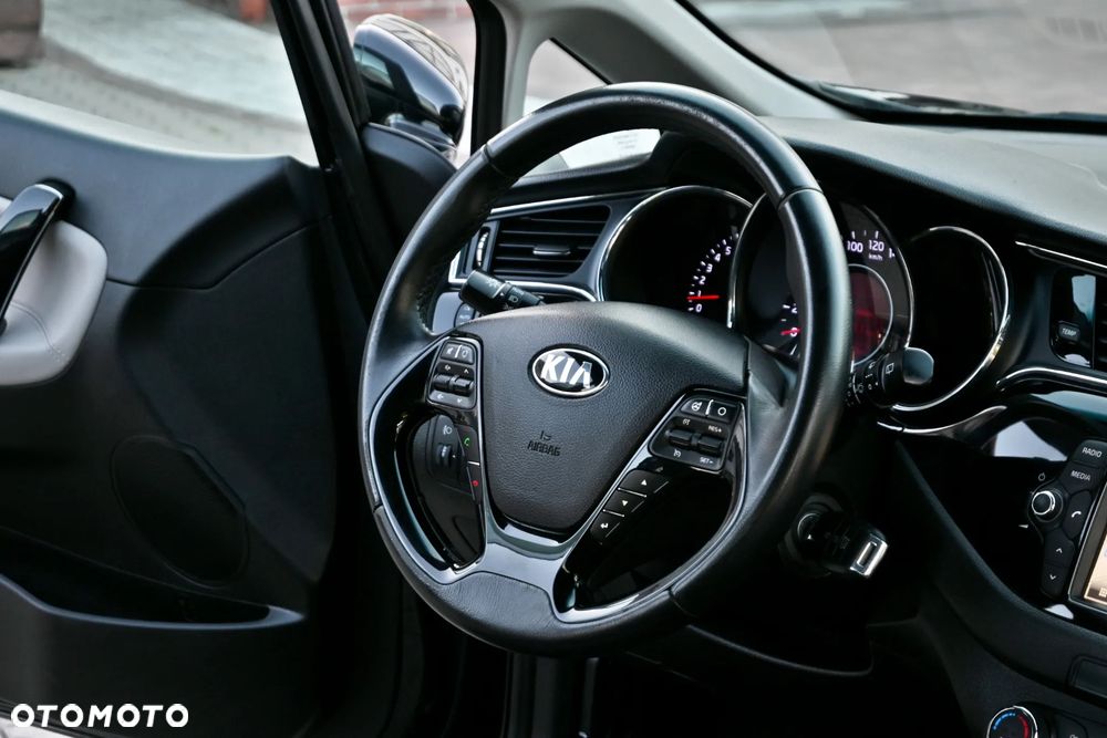 Kia Ceed 1.6 GDI ISG Spirit - 25