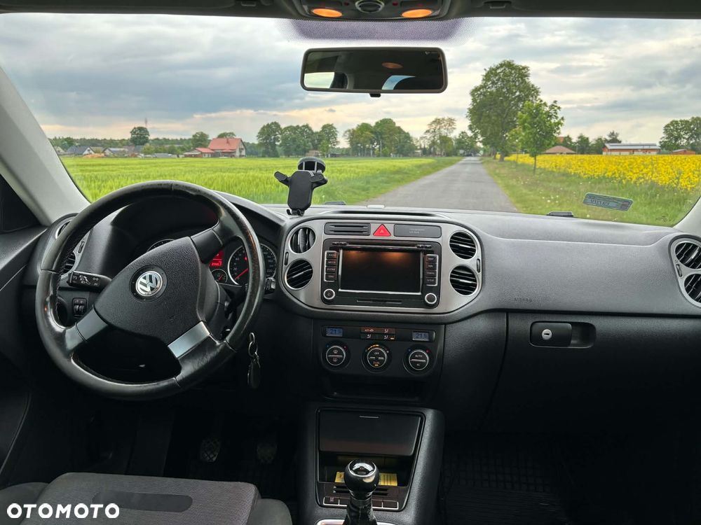 Volkswagen Tiguan - 16