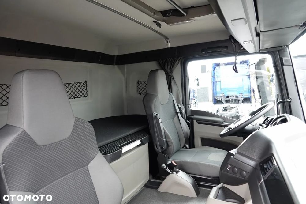 MAN TGS 26.360 / 6x2 / CHŁODNIA -8,2 M / AGREGAT CARRIER SUPRA 850 / WINDA ZAŁADOWCZA / BOCZNE DRZWI / 2022 ROK / PO KONTRAKCIE SERWISOWYM - 34