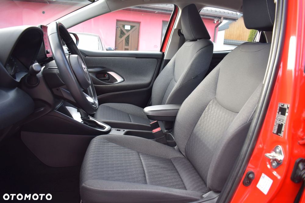 Toyota Yaris Hybrid 100 Dynamic - 7