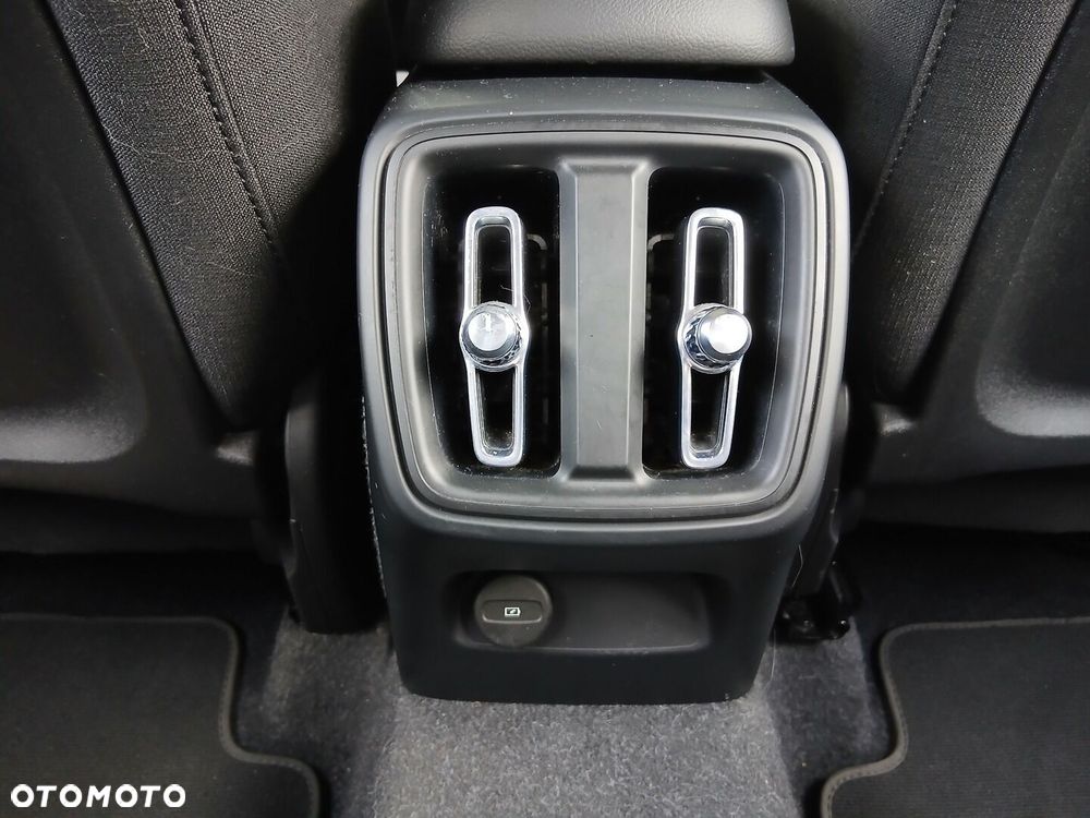 Volvo XC 40 - 23