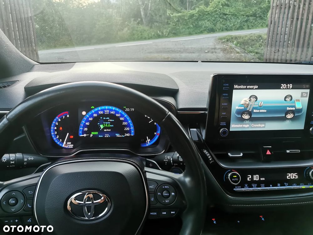 Toyota Corolla 2.0 Lounge - 17