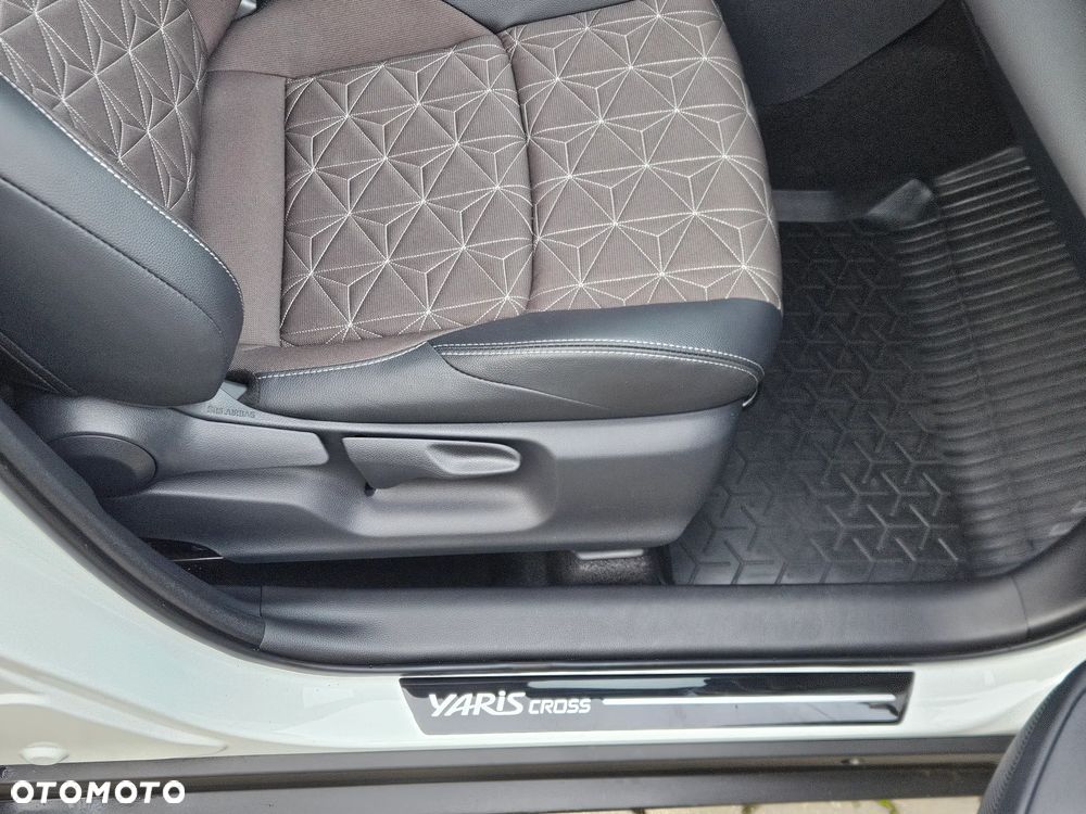 Toyota Yaris Cross Hybrid 1.5 Executive - 25