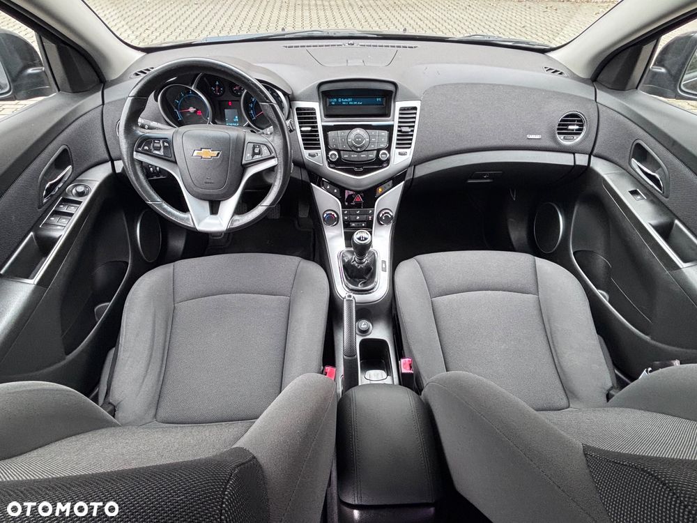 Chevrolet Cruze 1.6 LT - 10