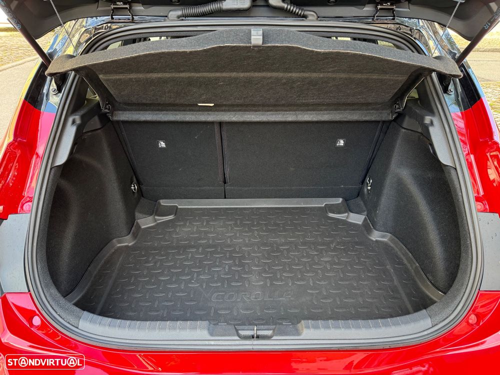 Toyota Corolla 1.8 Hybrid Square Collection - 36