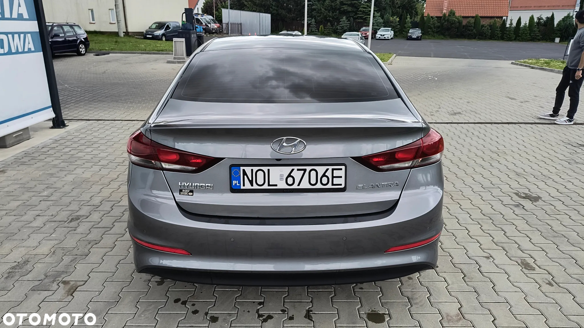 Hyundai Elantra 1.6 Comfort - 4