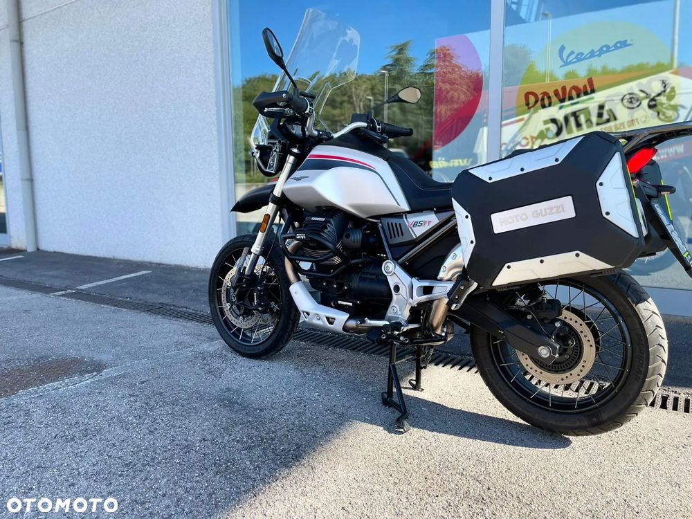 Moto Guzzi V85 - 6