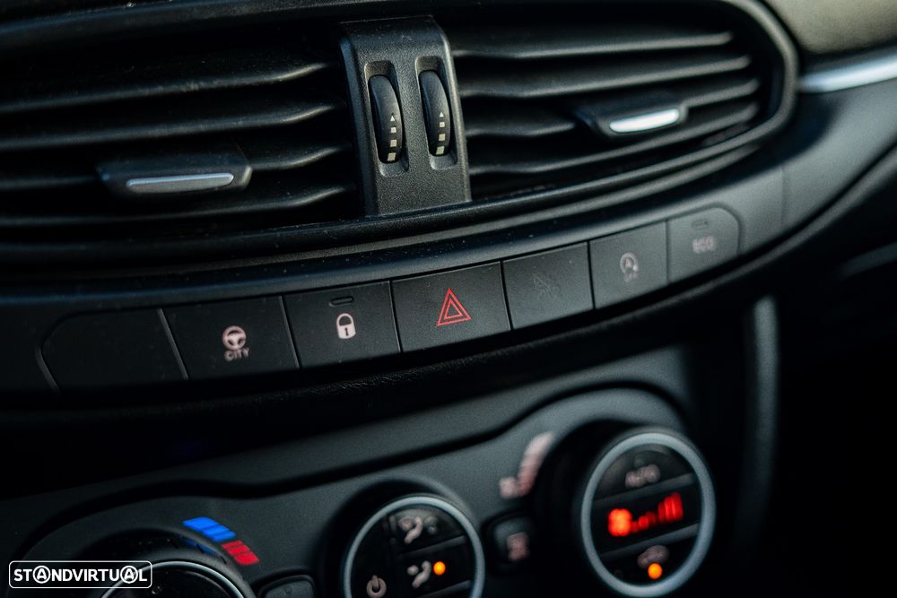 Fiat Tipo Station Wagon 1.6 M-Jet Lounge Tech J17 DCT - 29