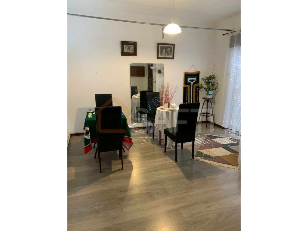 Vila Nova da Barquinha: Casa , Escritório e Alojamento Local num Só... - Grande imagem: 5/18