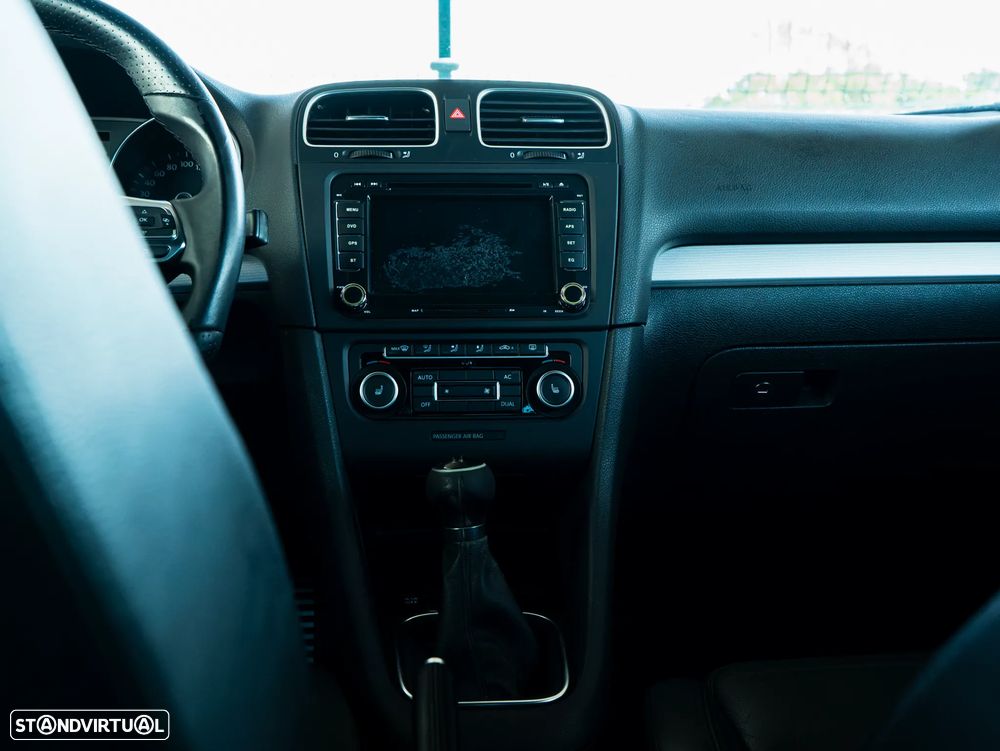 VW Golf 1.6 TDi Highline - 20