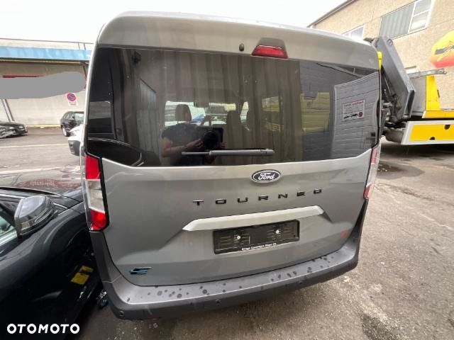 Ford E-Tourneo Courier 54 kWh TITANIUM - 7
