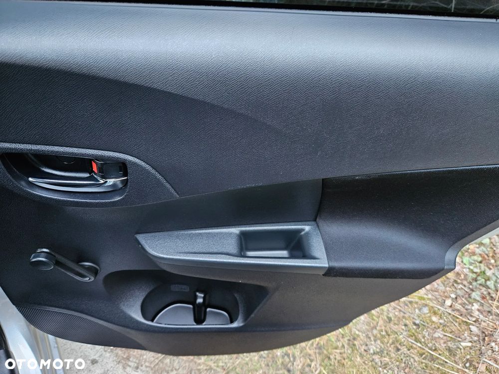 Toyota Verso S 1.33 VVT-i Multidrive Club - 35