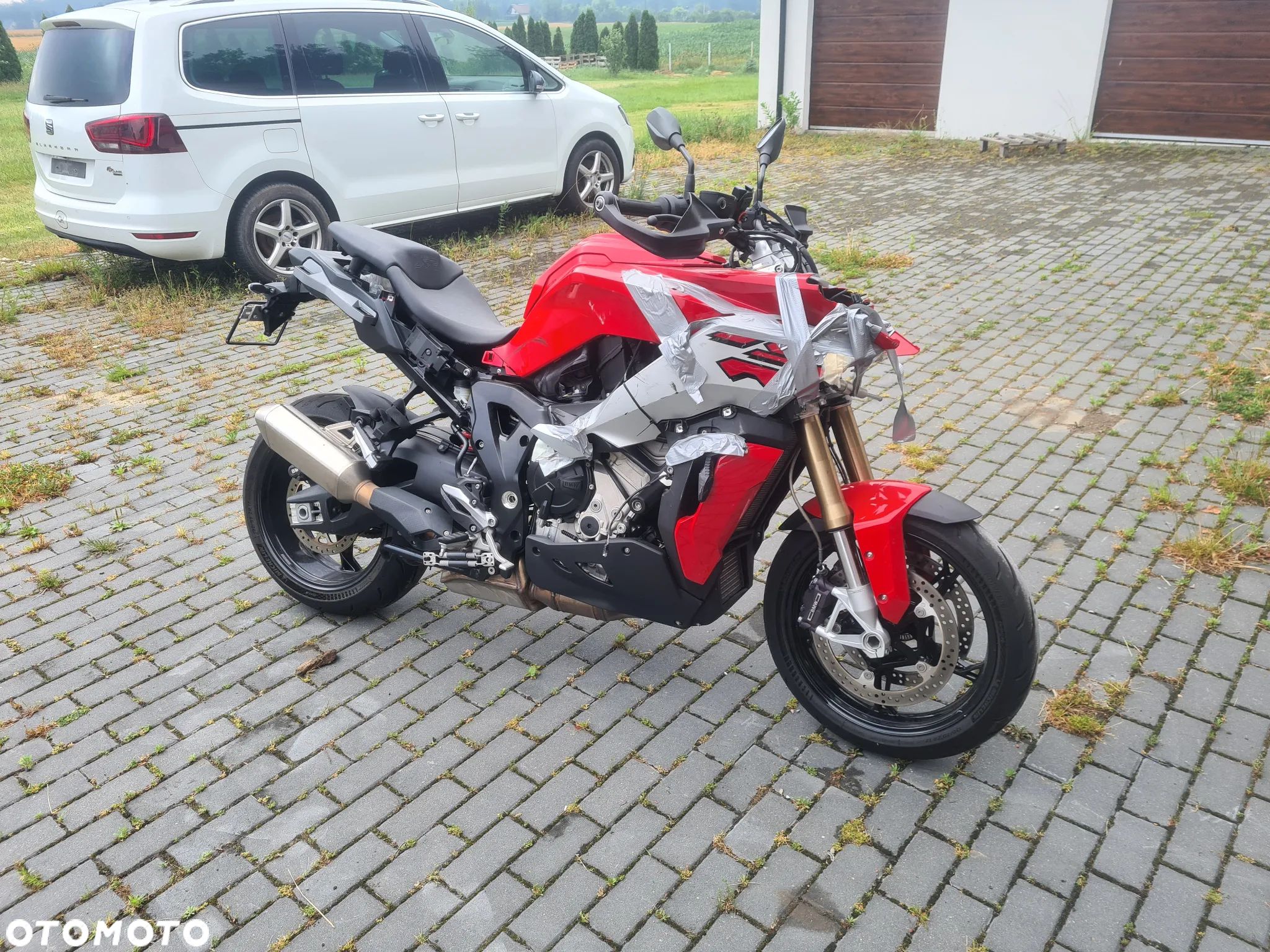 BMW XR - 1