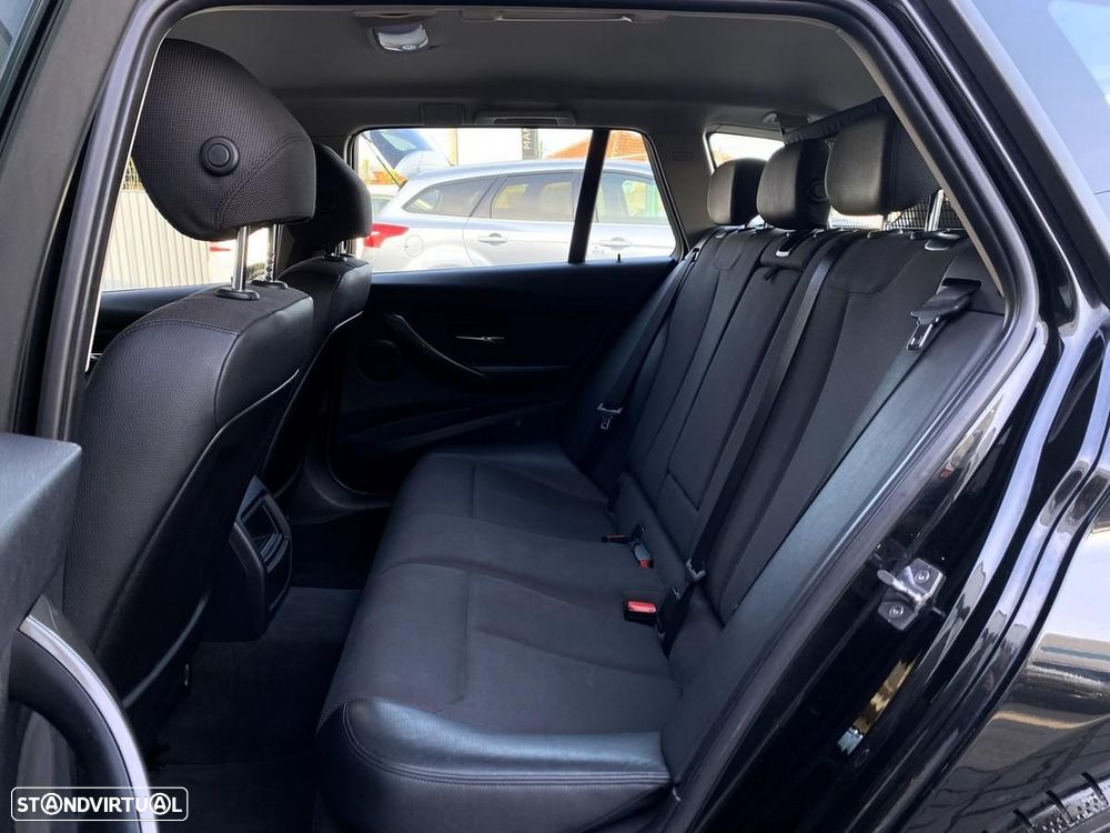 BMW 320 d EfficientDynamics Line Modern - 32