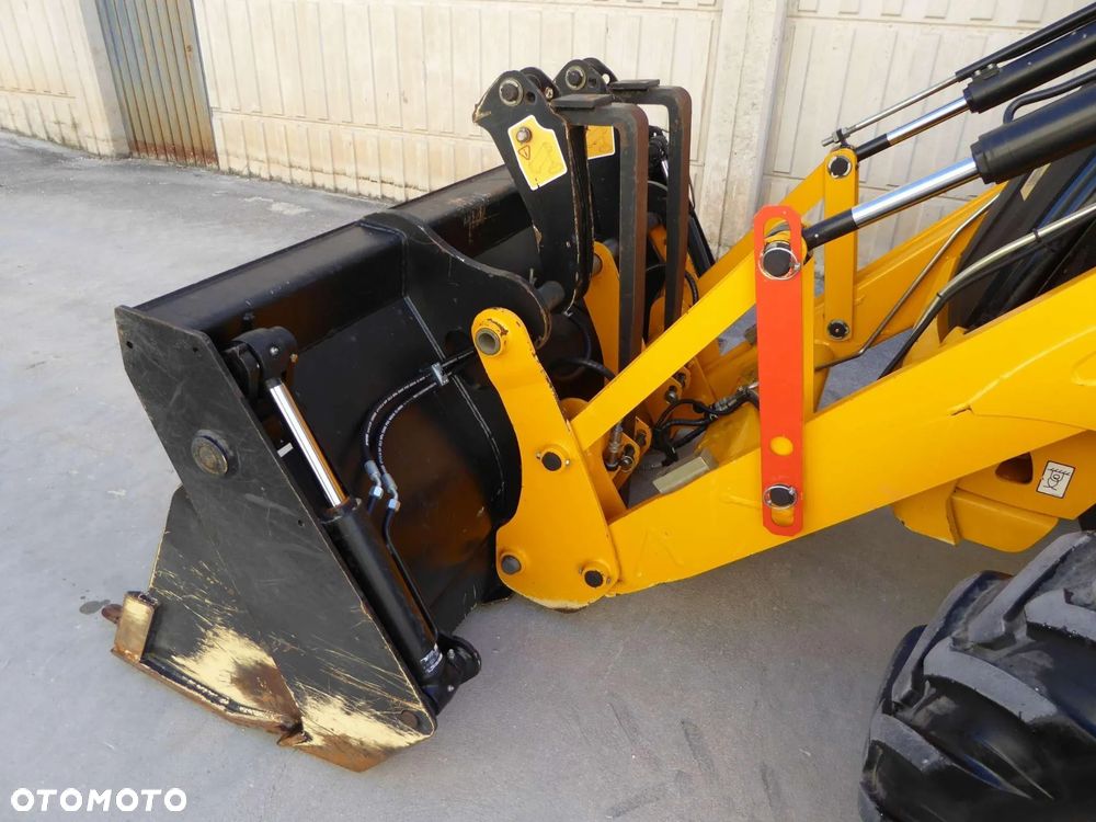 JCB 3CX - 8