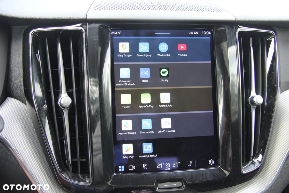 Volvo XC 60 B4 D AWD Plus Dark - 32