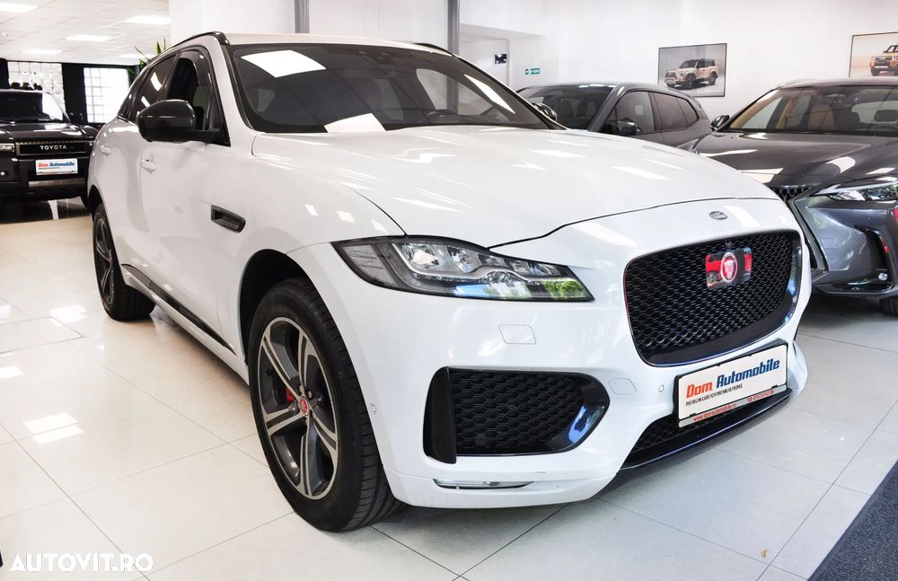 Jaguar F-Pace AWD First Edition - 4