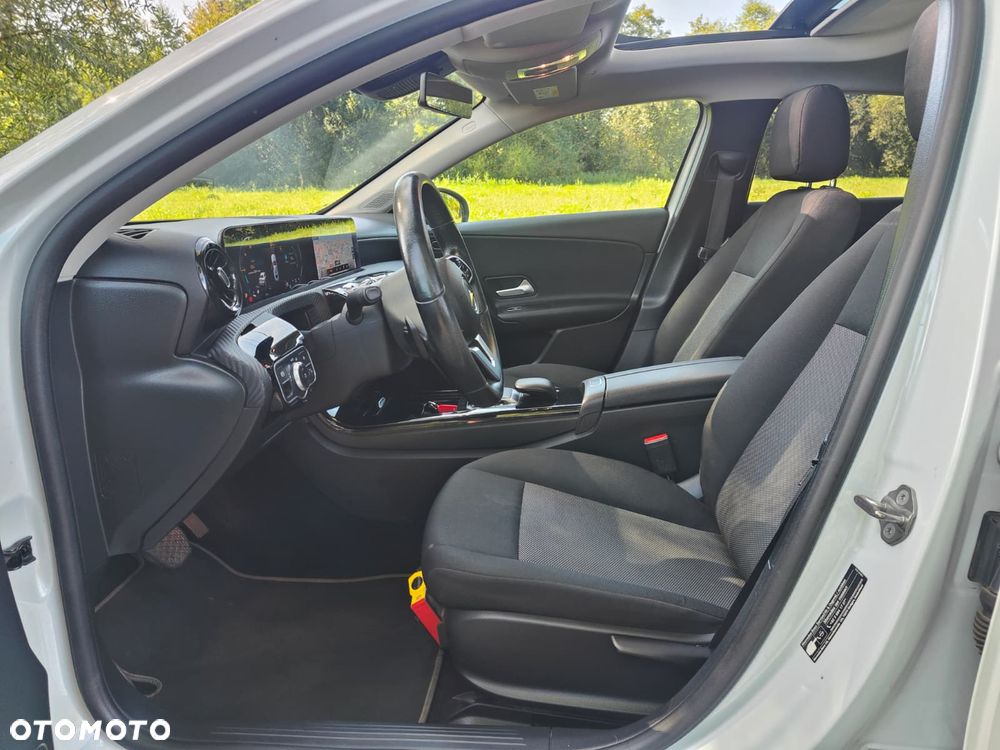 Mercedes-Benz Klasa A 180 d 8G-DCT Lim Entry - 14