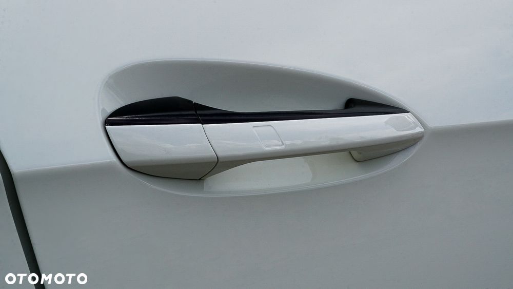 Mercedes-Benz Klasa E 63 AMG - 14