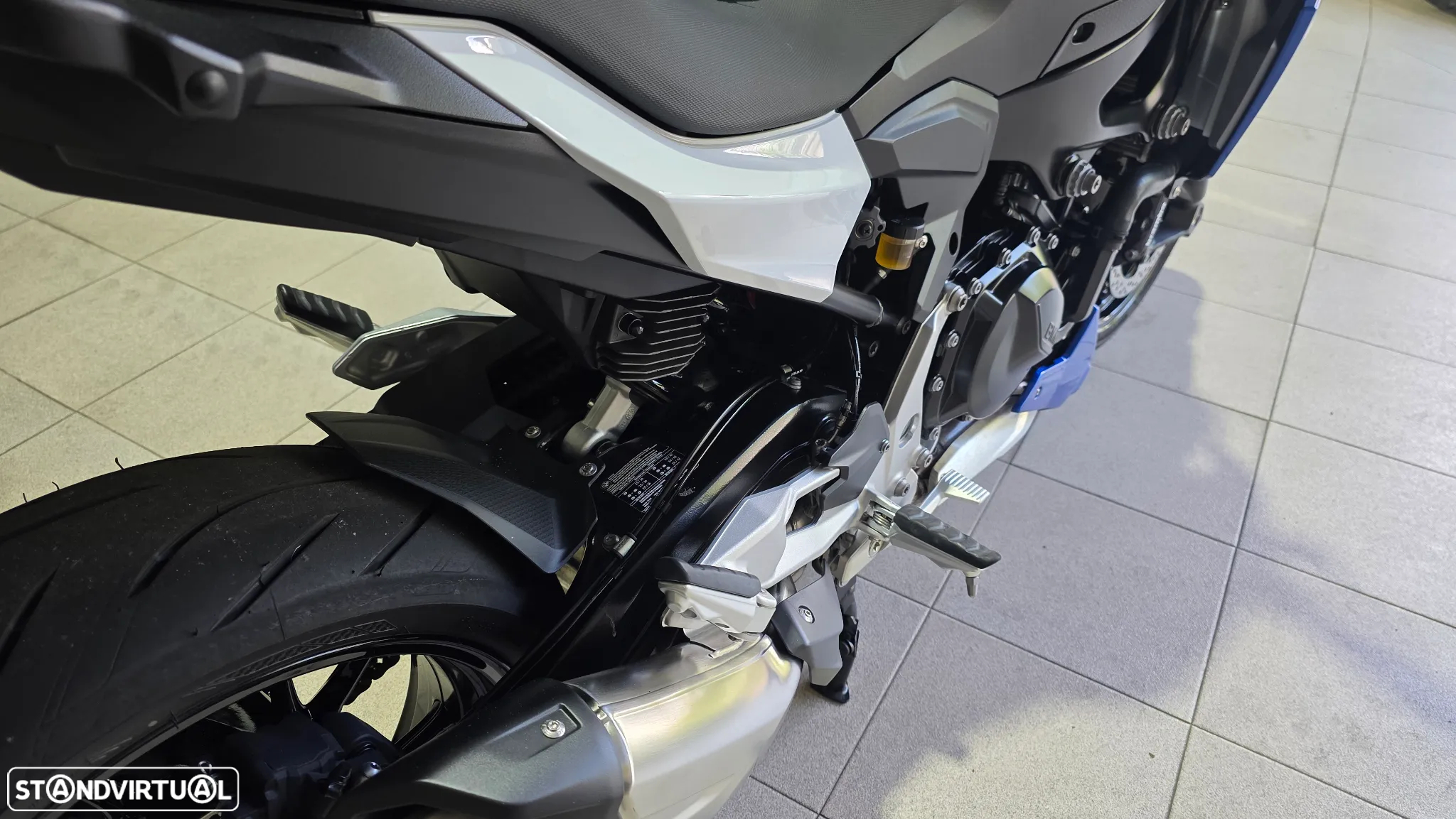 BMW F 900 R Style Sport 1 dono/1060kms - 13
