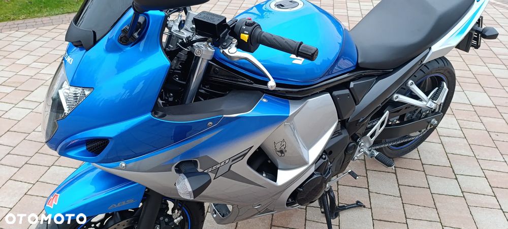 Suzuki GSX-R - 15