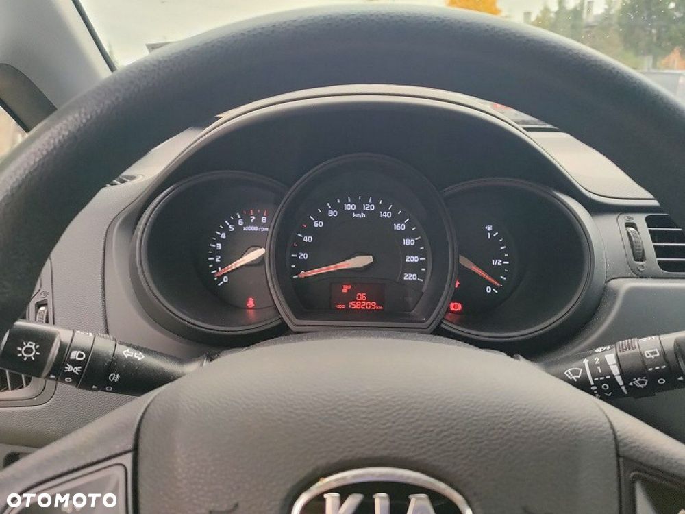 Kia Rio - 19