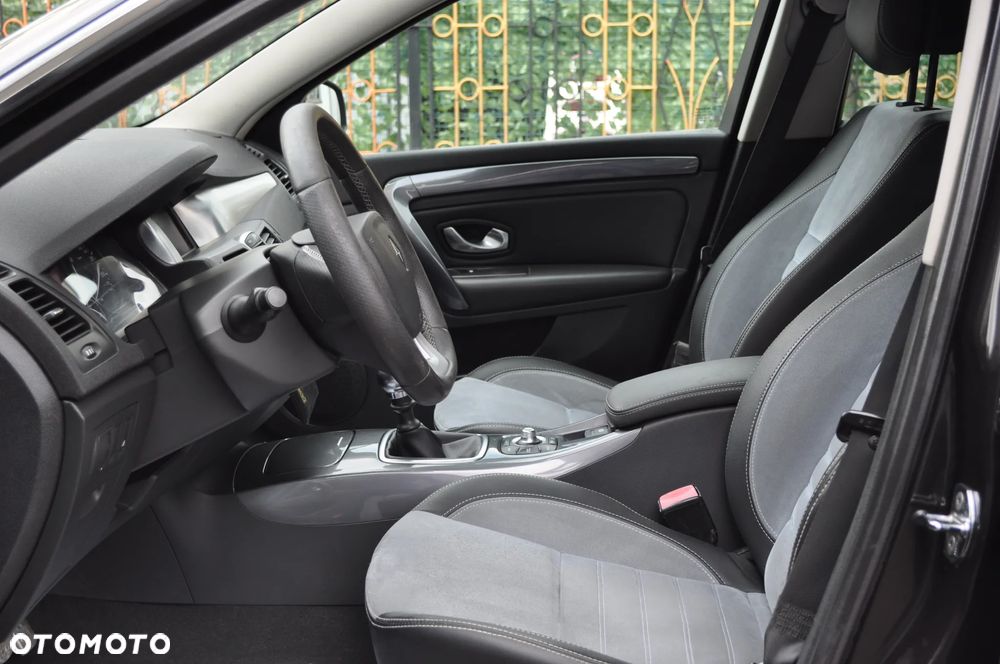 Renault Laguna dCi 150 FAP GT - 12