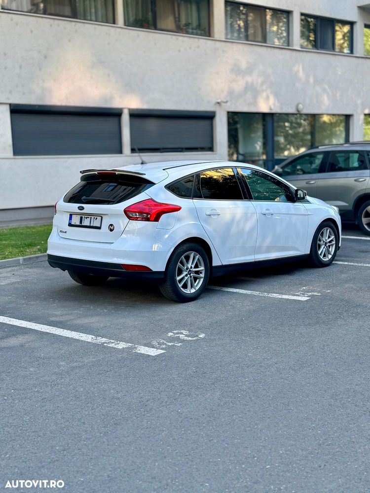 Ford Focus 1.5 TDCi Powershift Titanium - 16