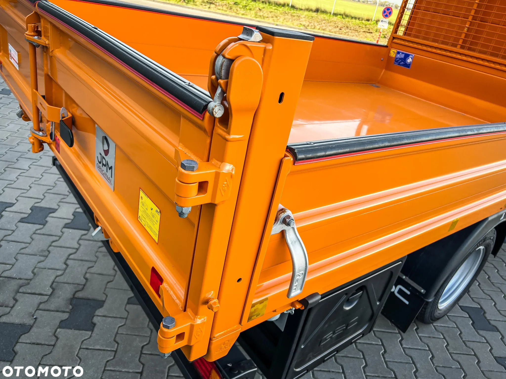 Iveco Daily 35C18H 3.0 Diesel, 6MT, Wywrot & ToolBox - 16