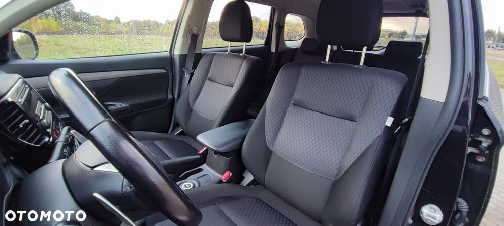 Mitsubishi Outlander 2.0 Intense CVT - 19