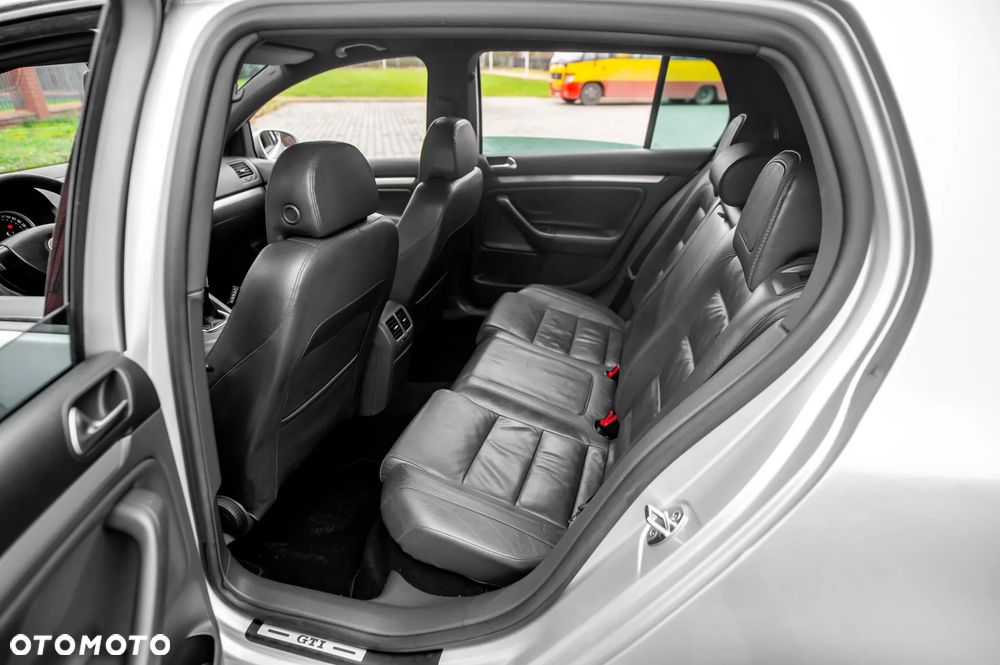 Volkswagen Golf 2.0 GTI - 7