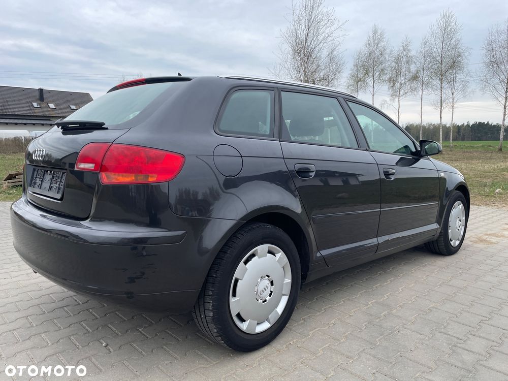 Audi A3 Sportback 1.4 TFSI Attraction - 4